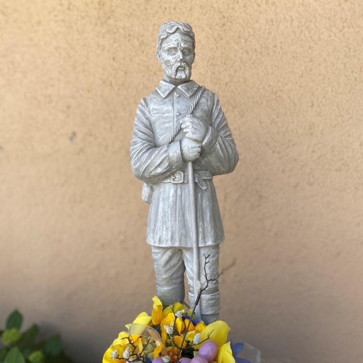 Isidore Statue
